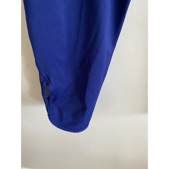 VGU Lululemon Beat the Heat Crop Hero Blue Navy Keyhole 10 - Picture 6 of 10